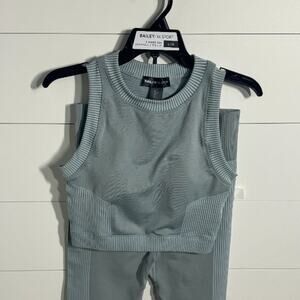 Bailey 44 two piece workout set NWT size large Blue/Grey